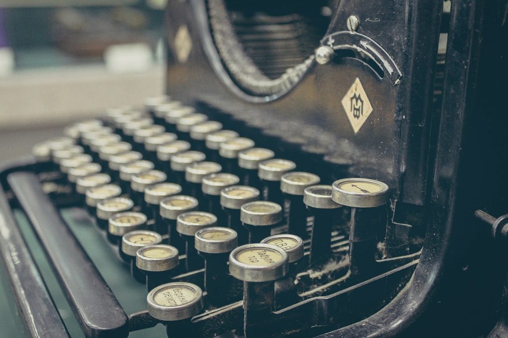 Typewriter Mechanical Retro  - Free-Photos / Pixabay